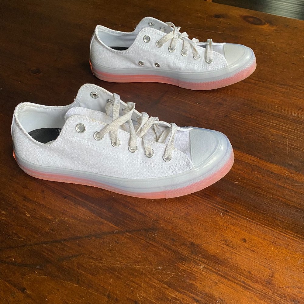 men chuck taylors CX size 7.5 white orange bottom
